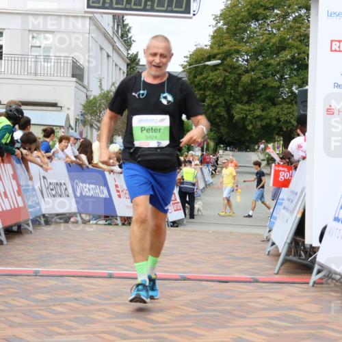 31.08.2025 - 21. Blankeneser Heldenlauf Strokosch-Dieckow http://msf.ph/oto/8660400 31.08.2025 11:30:33 Ziel 3076, 3103, 3424 meine-sportfotos.de