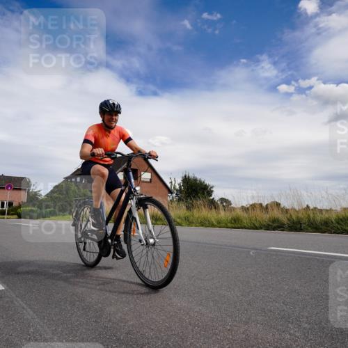 31.08.2025 - Elbe Triathlon Hamburg Michael Burmester http://msf.ph/oto/8660423 31.08.2025 15:06:03 Radfahren  meine-sportfotos.de