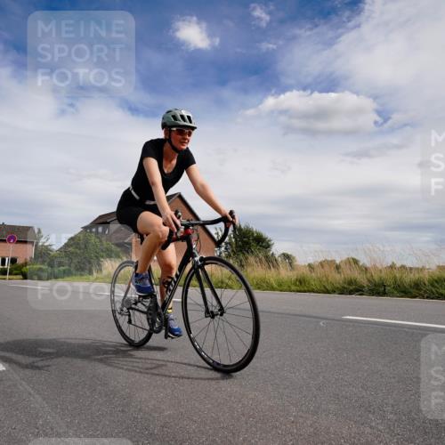 31.08.2025 - Elbe Triathlon Hamburg Michael Burmester http://msf.ph/oto/8660432 31.08.2025 15:08:16 Radfahren  meine-sportfotos.de