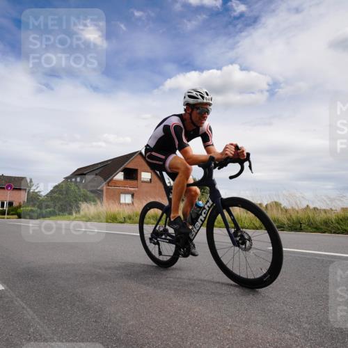 31.08.2025 - Elbe Triathlon Hamburg Michael Burmester http://msf.ph/oto/8660433 31.08.2025 15:09:11 Radfahren  meine-sportfotos.de