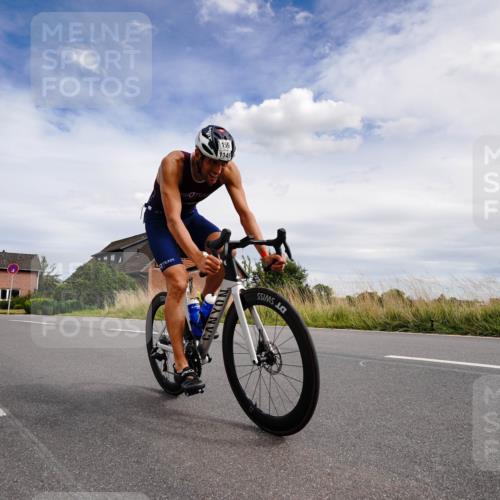 31.08.2025 - Elbe Triathlon Hamburg Michael Burmester http://msf.ph/oto/8660434 31.08.2025 15:09:46 Radfahren  meine-sportfotos.de