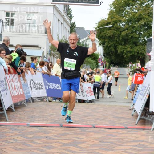 31.08.2025 - 21. Blankeneser Heldenlauf Strokosch-Dieckow http://msf.ph/oto/8660445 31.08.2025 11:30:32 Ziel 3076, 3103, 3424 meine-sportfotos.de