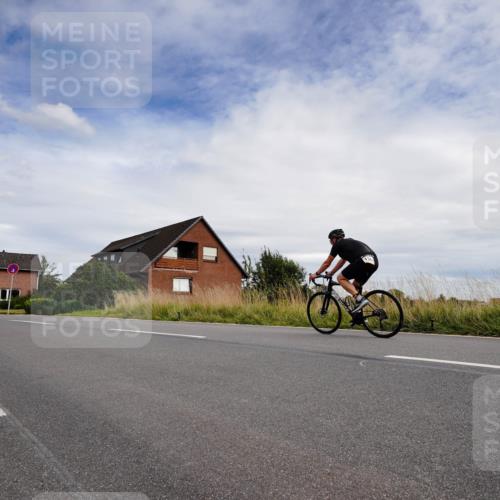 31.08.2025 - Elbe Triathlon Hamburg Michael Burmester http://msf.ph/oto/8660460 31.08.2025 15:16:43 Radfahren  meine-sportfotos.de