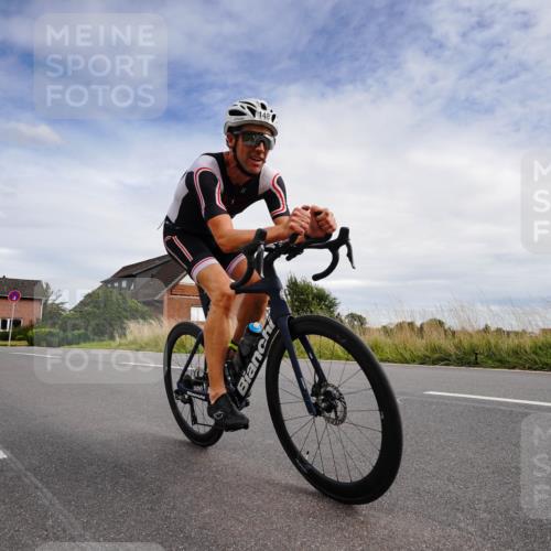 31.08.2025 - Elbe Triathlon Hamburg Michael Burmester http://msf.ph/oto/8660463 31.08.2025 15:17:18 Radfahren  meine-sportfotos.de