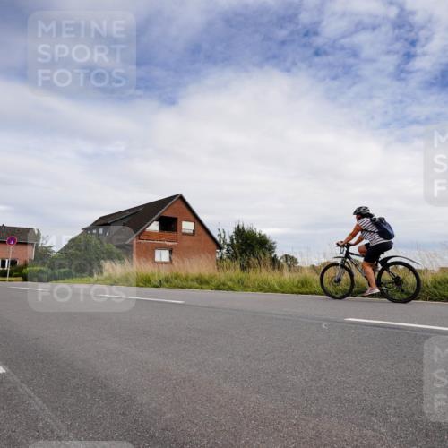 31.08.2025 - Elbe Triathlon Hamburg Michael Burmester http://msf.ph/oto/8660477 31.08.2025 15:19:12 Radfahren  meine-sportfotos.de