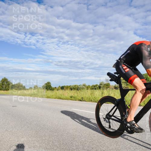 31.08.2025 - Elbe Triathlon Hamburg Michael Burmester http://msf.ph/oto/8660550 31.08.2025 08:42:14 Radfahren 215, 237 meine-sportfotos.de