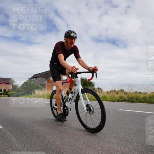 31.08.2025 - Elbe Triathlon Hamburg Michael Burmester http://msf.ph/oto/8660559 31.08.2025 15:25:20 Radfahren  meine-sportfotos.de