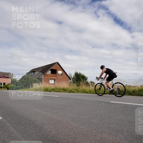 31.08.2025 - Elbe Triathlon Hamburg Michael Burmester http://msf.ph/oto/8660671 31.08.2025 15:31:19 Radfahren  meine-sportfotos.de