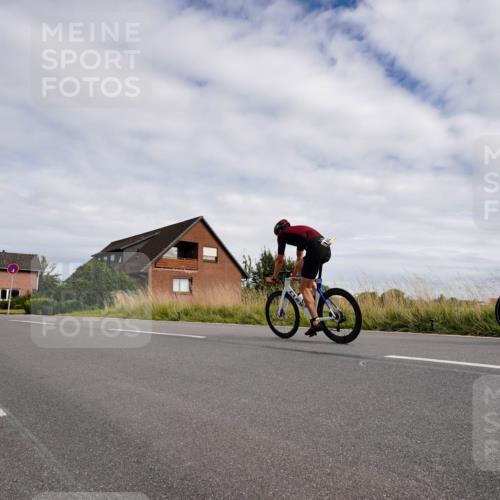 31.08.2025 - Elbe Triathlon Hamburg Michael Burmester http://msf.ph/oto/8660677 31.08.2025 15:31:39 Radfahren  meine-sportfotos.de