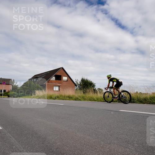 31.08.2025 - Elbe Triathlon Hamburg Michael Burmester http://msf.ph/oto/8660694 31.08.2025 15:32:04 Radfahren  meine-sportfotos.de