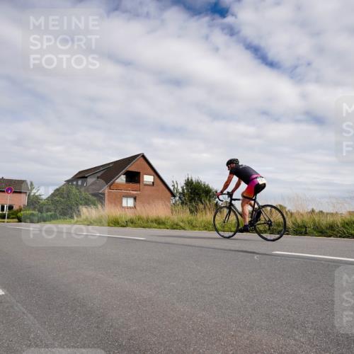 31.08.2025 - Elbe Triathlon Hamburg Michael Burmester http://msf.ph/oto/8660697 31.08.2025 15:32:27 Radfahren  meine-sportfotos.de