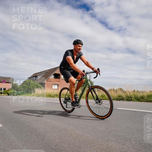 31.08.2025 - Elbe Triathlon Hamburg Michael Burmester http://msf.ph/oto/8660701 31.08.2025 15:33:03 Radfahren  meine-sportfotos.de