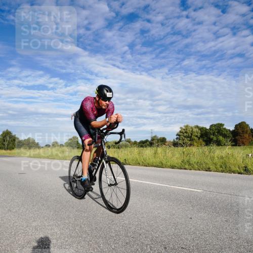 31.08.2025 - Elbe Triathlon Hamburg Michael Burmester http://msf.ph/oto/8660758 31.08.2025 08:54:42 Radfahren 370 meine-sportfotos.de