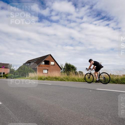 31.08.2025 - Elbe Triathlon Hamburg Michael Burmester http://msf.ph/oto/8660775 31.08.2025 15:36:31 Radfahren  meine-sportfotos.de