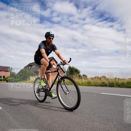 31.08.2025 - Elbe Triathlon Hamburg Michael Burmester http://msf.ph/oto/8660783 31.08.2025 15:36:39 Radfahren  meine-sportfotos.de