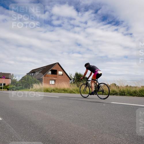 31.08.2025 - Elbe Triathlon Hamburg Michael Burmester http://msf.ph/oto/8660797 31.08.2025 15:37:14 Radfahren  meine-sportfotos.de