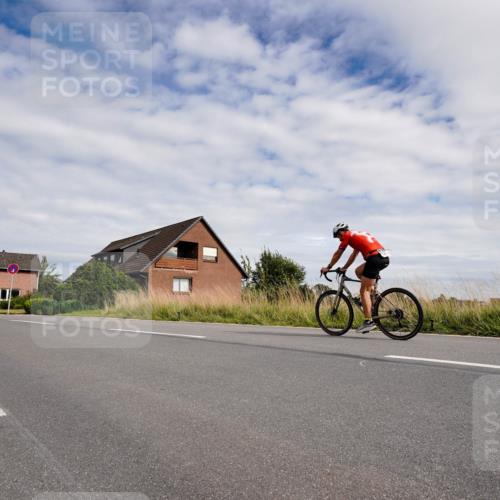 31.08.2025 - Elbe Triathlon Hamburg Michael Burmester http://msf.ph/oto/8660799 31.08.2025 15:37:24 Radfahren  meine-sportfotos.de