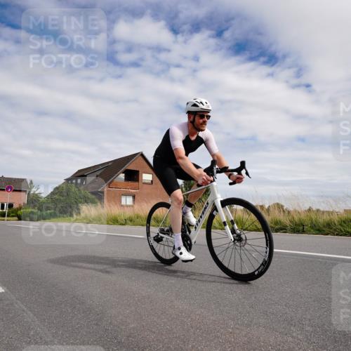 31.08.2025 - Elbe Triathlon Hamburg Michael Burmester http://msf.ph/oto/8660802 31.08.2025 15:37:43 Radfahren  meine-sportfotos.de