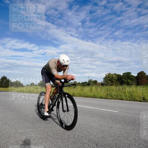 31.08.2025 - Elbe Triathlon Hamburg Michael Burmester http://msf.ph/oto/8660817 31.08.2025 08:56:31 Radfahren 181, 199, 260, 373 meine-sportfotos.de