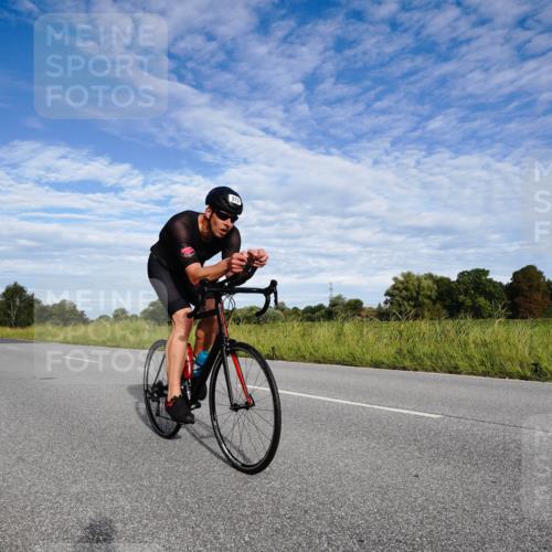 31.08.2025 - Elbe Triathlon Hamburg Michael Burmester http://msf.ph/oto/8660820 31.08.2025 08:56:34 Radfahren 181, 260, 373 meine-sportfotos.de