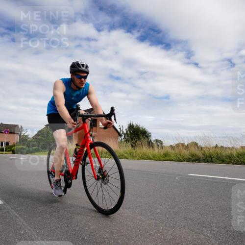 31.08.2025 - Elbe Triathlon Hamburg Michael Burmester http://msf.ph/oto/8660824 31.08.2025 15:38:57 Radfahren  meine-sportfotos.de