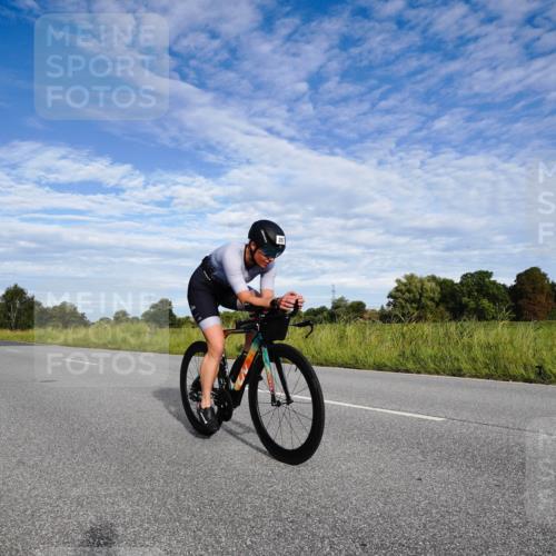 31.08.2025 - Elbe Triathlon Hamburg Michael Burmester http://msf.ph/oto/8660827 31.08.2025 08:56:43 Radfahren 267, 318, 321, 334 meine-sportfotos.de