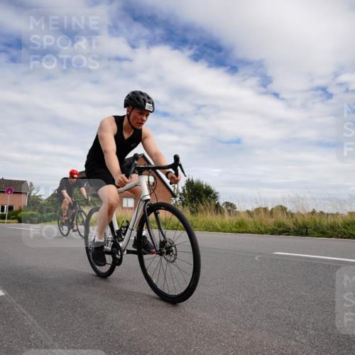 31.08.2025 - Elbe Triathlon Hamburg Michael Burmester http://msf.ph/oto/8660832 31.08.2025 15:39:21 Radfahren  meine-sportfotos.de