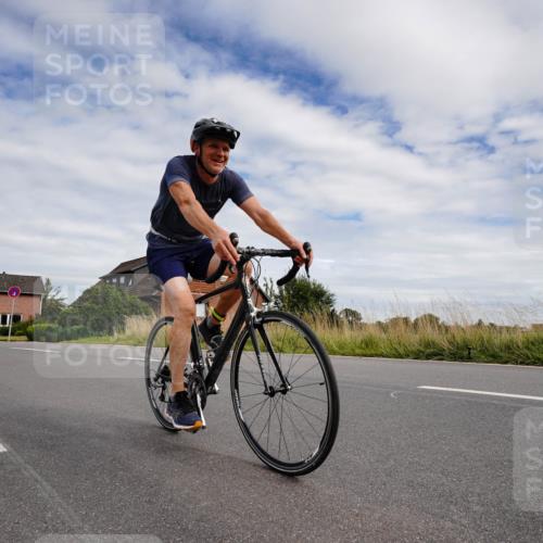 31.08.2025 - Elbe Triathlon Hamburg Michael Burmester http://msf.ph/oto/8660839 31.08.2025 15:39:47 Radfahren  meine-sportfotos.de