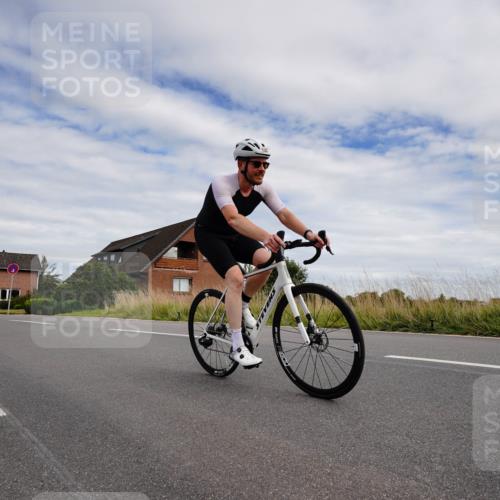 31.08.2025 - Elbe Triathlon Hamburg Michael Burmester http://msf.ph/oto/8660879 31.08.2025 15:42:27 Radfahren  meine-sportfotos.de