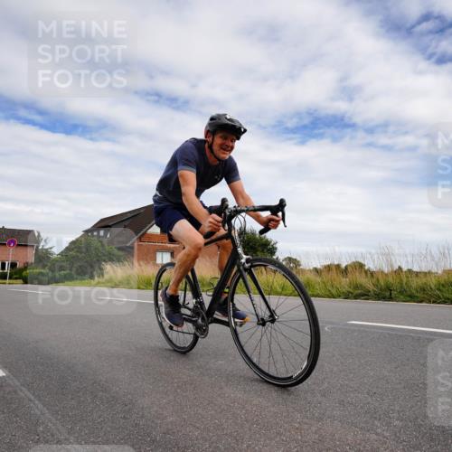31.08.2025 - Elbe Triathlon Hamburg Michael Burmester http://msf.ph/oto/8660913 31.08.2025 15:44:34 Radfahren  meine-sportfotos.de