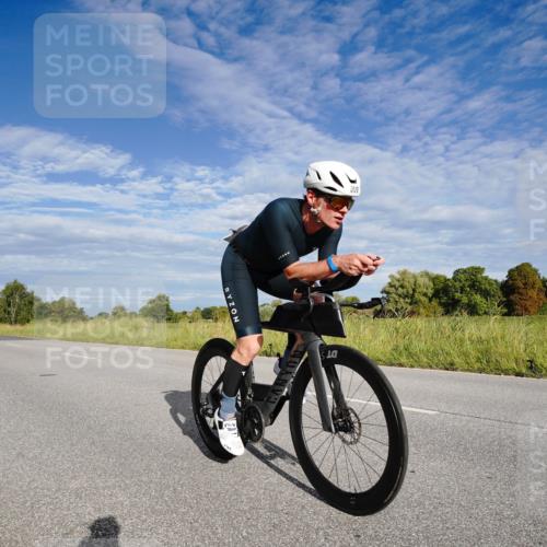 31.08.2025 - Elbe Triathlon Hamburg Michael Burmester http://msf.ph/oto/8660931 31.08.2025 08:59:03 Radfahren 282, 299, 308, 353 meine-sportfotos.de