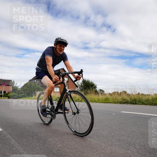 31.08.2025 - Elbe Triathlon Hamburg Michael Burmester http://msf.ph/oto/8660978 31.08.2025 15:49:21 Radfahren  meine-sportfotos.de