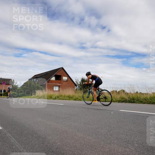 31.08.2025 - Elbe Triathlon Hamburg Michael Burmester http://msf.ph/oto/8660997 31.08.2025 15:49:44 Radfahren  meine-sportfotos.de