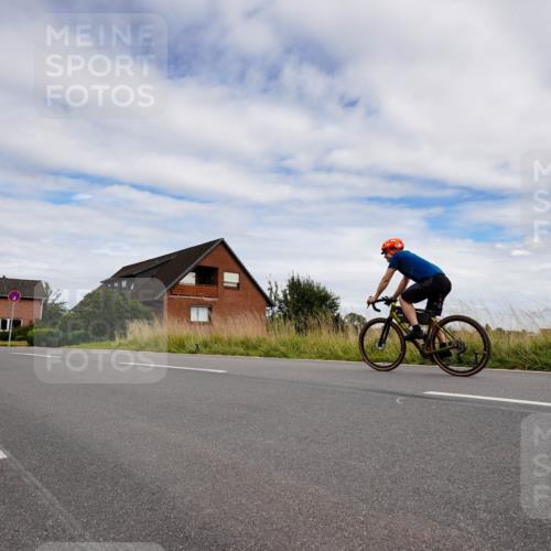 31.08.2025 - Elbe Triathlon Hamburg Michael Burmester http://msf.ph/oto/8661014 31.08.2025 15:50:12 Radfahren  meine-sportfotos.de