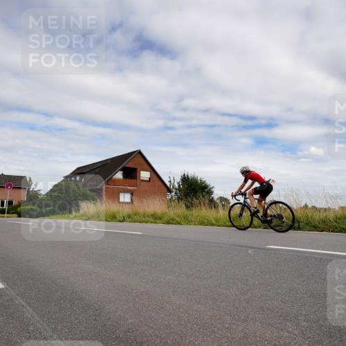 31.08.2025 - Elbe Triathlon Hamburg Michael Burmester http://msf.ph/oto/8661022 31.08.2025 15:51:47 Radfahren  meine-sportfotos.de