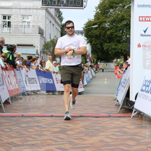 31.08.2025 - 21. Blankeneser Heldenlauf Strokosch-Dieckow http://msf.ph/oto/8661024 31.08.2025 11:28:21 Ziel 3449, 3448 meine-sportfotos.de