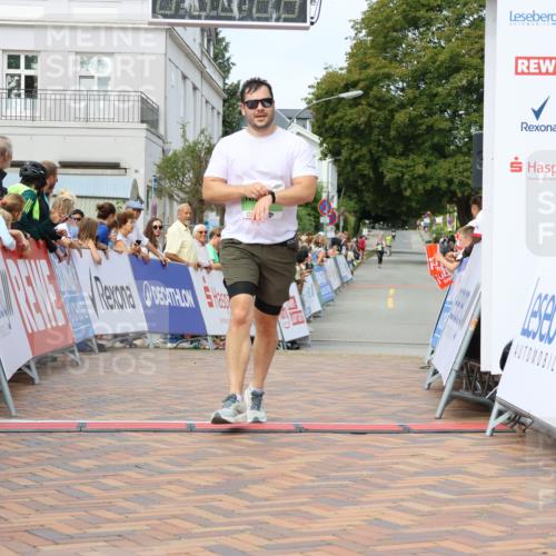31.08.2025 - 21. Blankeneser Heldenlauf Strokosch-Dieckow http://msf.ph/oto/8661034 31.08.2025 11:28:20 Ziel 3449, 3448 meine-sportfotos.de