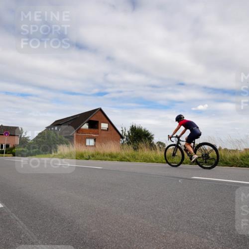 31.08.2025 - Elbe Triathlon Hamburg Michael Burmester http://msf.ph/oto/8661070 31.08.2025 15:54:09 Radfahren  meine-sportfotos.de