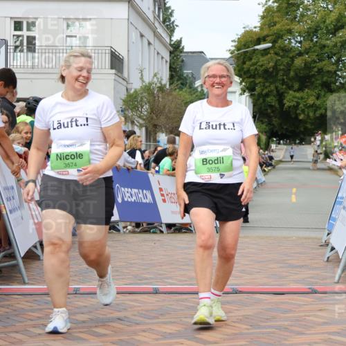 31.08.2025 - 21. Blankeneser Heldenlauf Strokosch-Dieckow http://msf.ph/oto/8661177 31.08.2025 11:27:05 Ziel 3575, 3574 meine-sportfotos.de