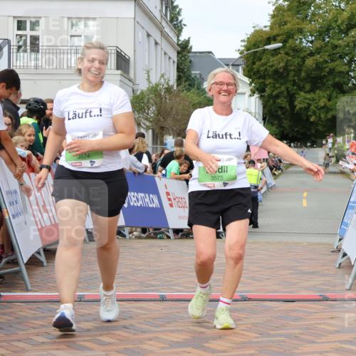 31.08.2025 - 21. Blankeneser Heldenlauf Strokosch-Dieckow http://msf.ph/oto/8661186 31.08.2025 11:27:05 Ziel 3575, 3574 meine-sportfotos.de