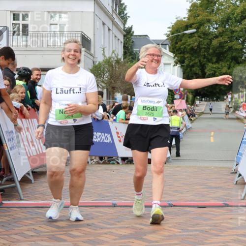 31.08.2025 - 21. Blankeneser Heldenlauf Strokosch-Dieckow http://msf.ph/oto/8661197 31.08.2025 11:27:05 Ziel 3575, 3574 meine-sportfotos.de