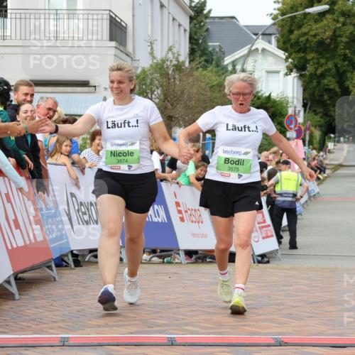 31.08.2025 - 21. Blankeneser Heldenlauf Strokosch-Dieckow http://msf.ph/oto/8661254 31.08.2025 11:27:03 Ziel 3575, 3574 meine-sportfotos.de