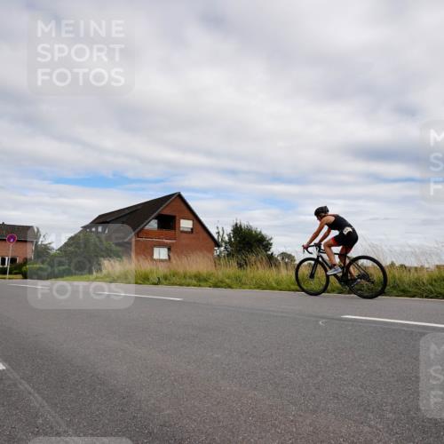 31.08.2025 - Elbe Triathlon Hamburg Michael Burmester http://msf.ph/oto/8661268 31.08.2025 16:02:30 Radfahren  meine-sportfotos.de