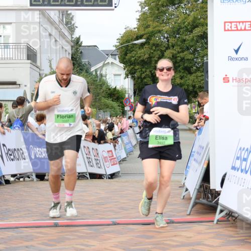 31.08.2025 - 21. Blankeneser Heldenlauf Strokosch-Dieckow http://msf.ph/oto/8661351 31.08.2025 11:23:55 Ziel 3039, 3493, 3337, 3307 meine-sportfotos.de
