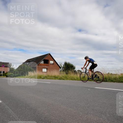 31.08.2025 - Elbe Triathlon Hamburg Michael Burmester http://msf.ph/oto/8661380 31.08.2025 16:06:41 Radfahren  meine-sportfotos.de