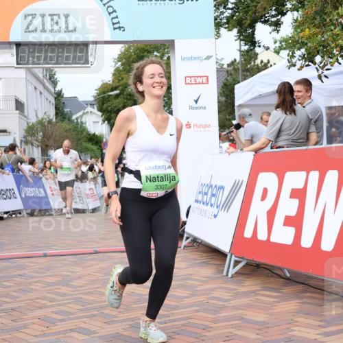 31.08.2025 - 21. Blankeneser Heldenlauf Strokosch-Dieckow http://msf.ph/oto/8661401 31.08.2025 11:23:52 Ziel 3039, 3493, 3337, 3307 meine-sportfotos.de