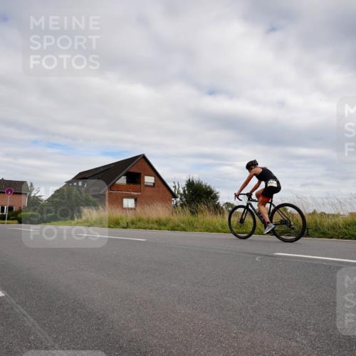 31.08.2025 - Elbe Triathlon Hamburg Michael Burmester http://msf.ph/oto/8661422 31.08.2025 16:07:47 Radfahren  meine-sportfotos.de