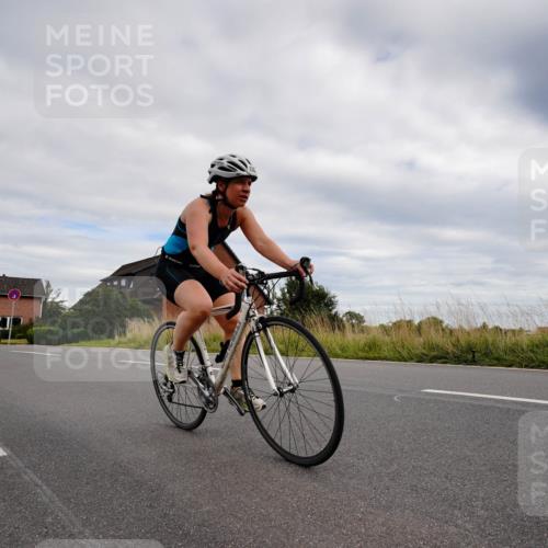 31.08.2025 - Elbe Triathlon Hamburg Michael Burmester http://msf.ph/oto/8661445 31.08.2025 16:08:38 Radfahren  meine-sportfotos.de