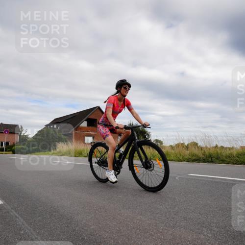 31.08.2025 - Elbe Triathlon Hamburg Michael Burmester http://msf.ph/oto/8661450 31.08.2025 16:08:43 Radfahren  meine-sportfotos.de