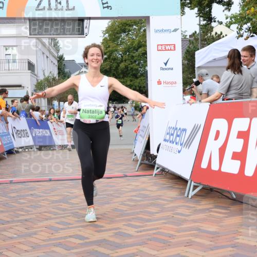 31.08.2025 - 21. Blankeneser Heldenlauf Strokosch-Dieckow http://msf.ph/oto/8661455 31.08.2025 11:23:52 Ziel 3039, 3493, 3337, 3307 meine-sportfotos.de
